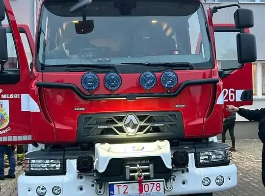 Pożar traw w Stobiecku Szlacheckim – interwencja strażaków