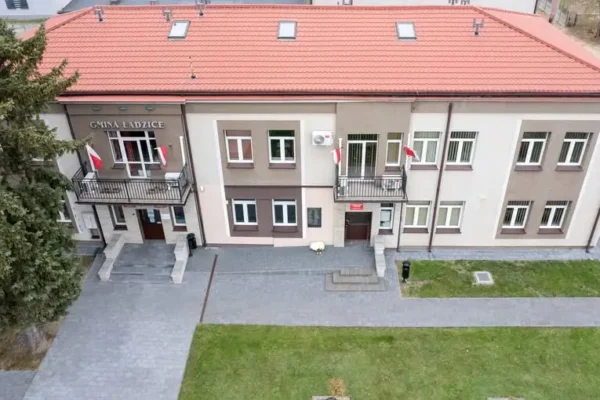 Dzieci z gminy Ładzice odkrywały świat dinozaurów w JuraParku Krasiejów