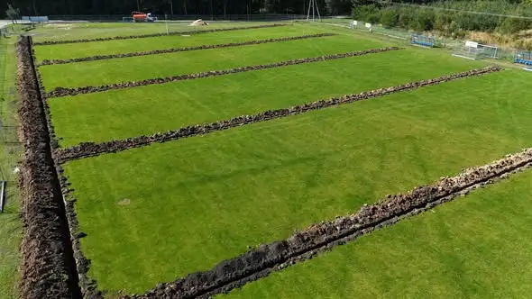 Nowy system nawadniania na stadionie w Gomunicach