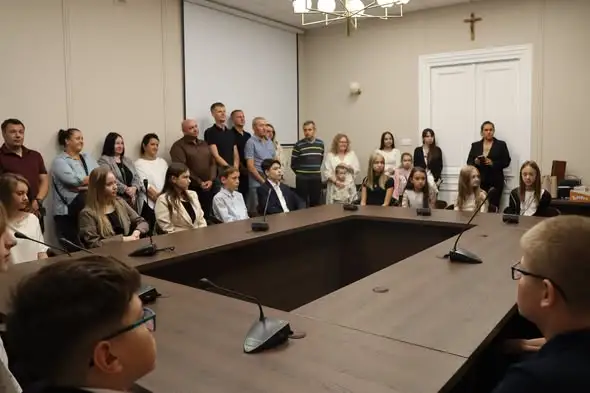 Wójt Gminy Gidle wręczył stypendia dla najzdolniejszych uczniów