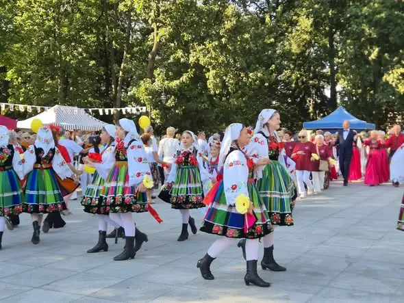 Senioralia w Radomsku: Seniorzy przejęli klucze do miasta