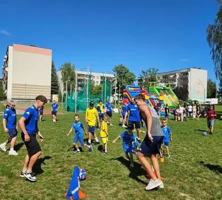 Sportowe święto w Radomsku: mecz samorządowców z RKS i rodzinna zabawa