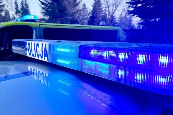 76-latkowie zgubili się w lesie podczas grzybobrania. Pomogli policjanci