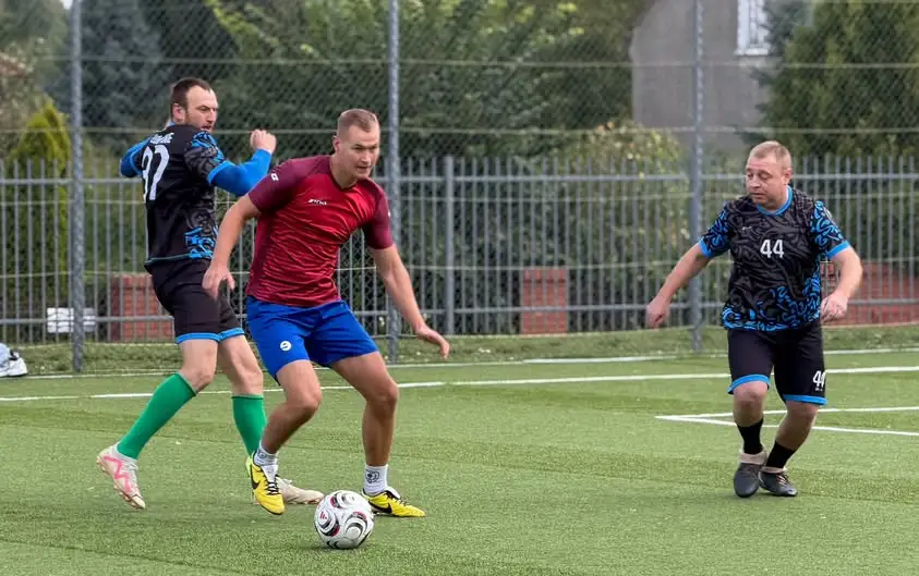 Radomszczańska Liga Szóstek: Żubry na czele po jedenastej kolejce