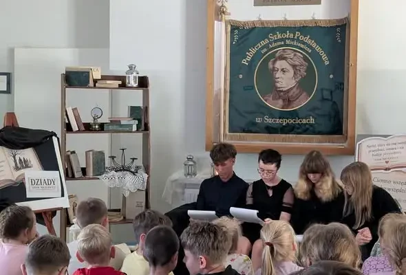 Narodowe Czytanie „Dziadów” w PSP w Szczepocicach