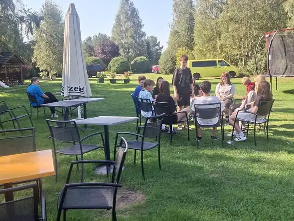 Klasa 8a z PSP nr 4 w Radomsku żegnała lato na Ranczu w Piaszczycach