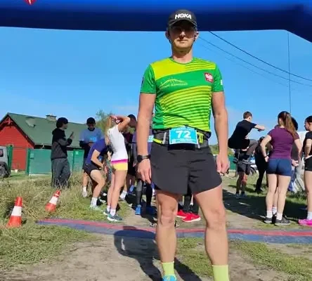 Biegacze z Kamieńska z sukcesami na półmaratonach i biegach przełajowych