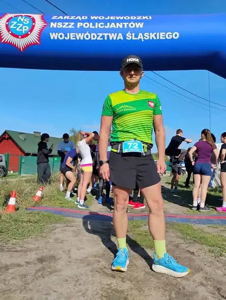 Biegacze z Kamieńska z sukcesami na półmaratonach i biegach przełajowych