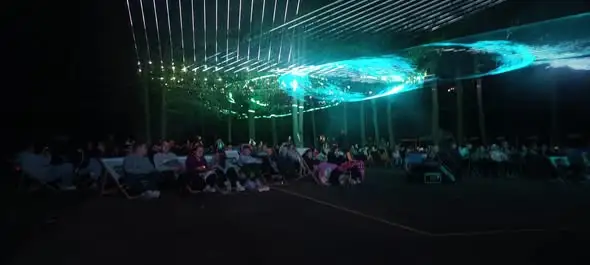 Pożegnanie lata w Kobielach Wielkich: kino pod gwiazdami i laserowe widowisko