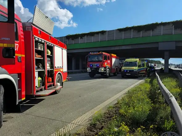 Wypadek na autostradzie A1 pod Radomskiem. Dwie osoby poszkodowane