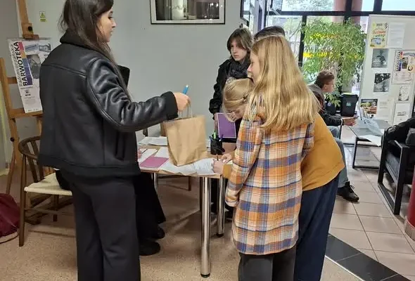 Barwogra w Radomsku – młodzież odkrywała kolory miasta