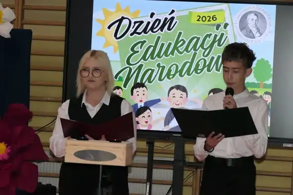 Dzień Edukacji Narodowej w PSP Strzałków: nauczyciele wygrali „Familiadę”