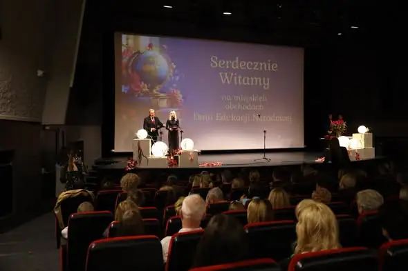 99 uczniów z Radomska odebrało stypendia prezydenta za wybitne osiągnięcia