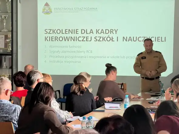 Szkolenie dla nauczycieli z Radomska: jak reagować w sytuacjach kryzysowych w szkole